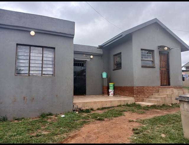 2 BEDROOM HOUSE FOR SALE IN ZAKARIYYA PARK